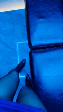 【绝美洛情女神】9月最新KTV群调强制吐奶101分