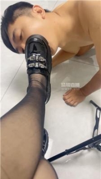 【调教视频】【声声】钻胯狗爬-小皮鞋踩喂食 JS250808-21