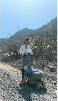 ZB4736 鱼主】户外调教25分钟