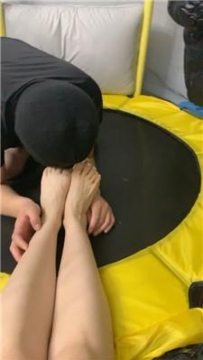 【调教视频】【And】坐脸窒息/肉丝jio狂舔 JS250108-18
