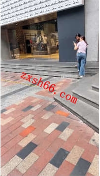 TLZB25989刘二狗-户外开发小情侣玩38分