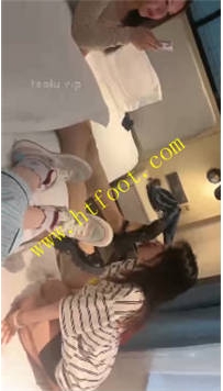 NNTL37181 橘子没熟】室友体验31分钟【画质不是很好】