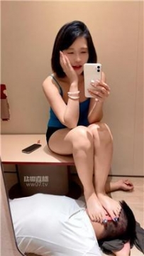 【调教视频】【甜味藥丸】镜前玩脚奴 JS251124-42