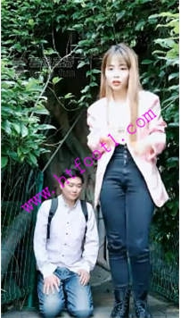 TL19400 猫熙S户外众人面前遛狗76分钟