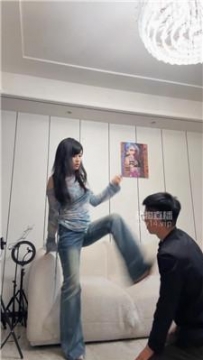 【调教视频】【琴月】强迫舔地板圣水-御姐高跟踩【双视角版】 JS250904-36