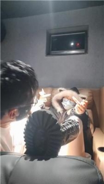 【调教视频】【萝莉收割机】眼镜萝莉电影院随调 bf61373