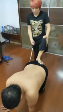 TL9494 梦溪女王 猪猪奴又要挨打了