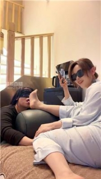 【调教视频】【辣姐】母狗仔细品尝臭脚丫 JS260302-30