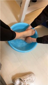 【调教视频】【Da猫】素人S-舔不好脏鞋被暴揍【双视角版】 JS250122-1