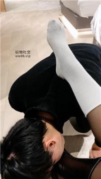 【调教视频】【赵奈奈】骑马/清理脏长靴白袜/坐脸窒息 JS241222-46