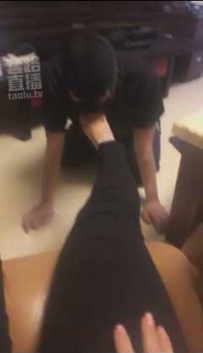 TL5921 COCO 舔脚狗狗