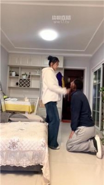 【调教视频】【极品道人】脏鞋踩踏地毯奴 JS251228-20