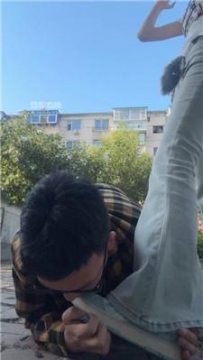 【调教视频】【艾斯】运动后原味鞋袜辱-坐脸窒息 bf54176