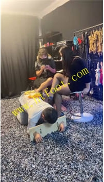 TL35871 冷风】女王的家具32分钟