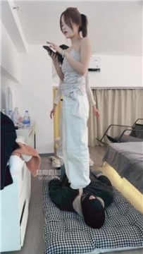 【调教视频】【芭比大人】3S-超脏鞋底清理-跳踩 bf59094