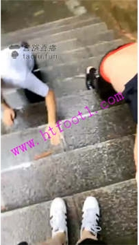 TL20006 猫熙S户外雨中惩罚41分钟
