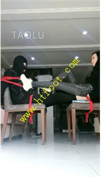 TL27389 傲柔】老虎凳刑罚耳光踢打舔鞋窒息50分钟
