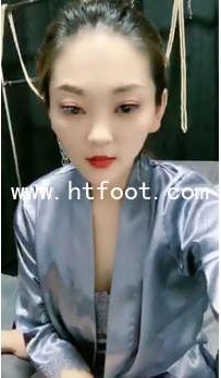 TL12990 清墨 带着素人闺蜜惩罚贱狗黄金圣水【105分钟】