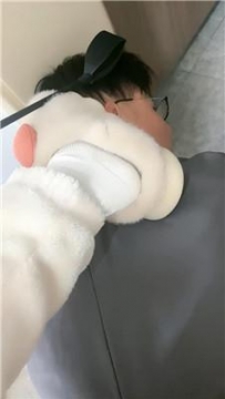 【调教视频】【薇薇情侣主】骑马狗爬/毛拖鞋白袜虐 JS250108-26