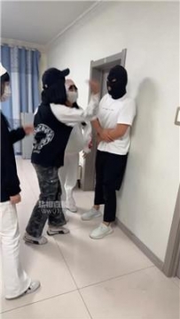 【调教视频】【足彩馆】超多素人学生妹-暴力虐打 JS251006-1