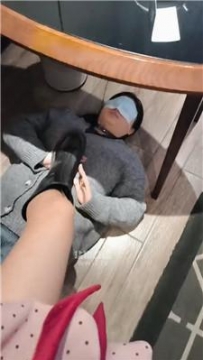 【调教视频】【爱可】教训小母狗 bf60277