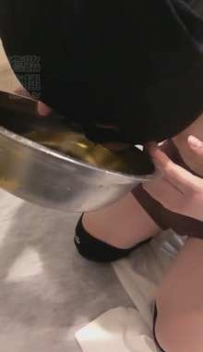 TL7457 维依 可怜的狗奴被虐惨了 踢裆抽打钻裆骑马虐乳耳光