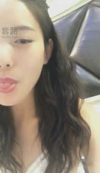 TL8917 蜜桃儿S 乖狗钻胯打屁股踩踏舔脚