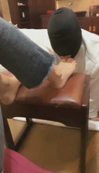 TL8737 暴君希爷 脚深喉 舔裸足