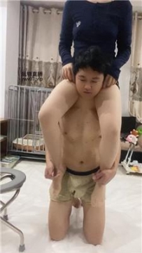 【调教视频】【纯情恶魔】滴蜡/骑狗背/肉丝脚踢踹 JS250301-17
