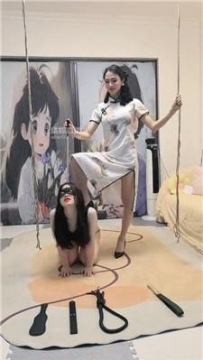 【调教视频】【嘤嘤嘤】重刑-吊绑闺蜜犬狂抽【双视角版】 JS250622-15