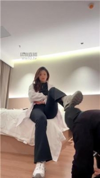 【调教视频】【煊赫大人】运动后原味鞋袜辱 JS260127-27