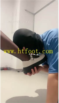 TL30110 狗哥】调教素人摄影师33分钟