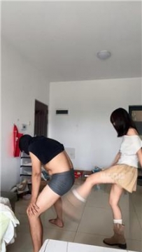 【调教视频】【知恩】靴子白袜踢踹贱奴 JS251012-4