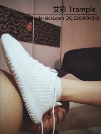 女帝一星期白棉袜运动鞋