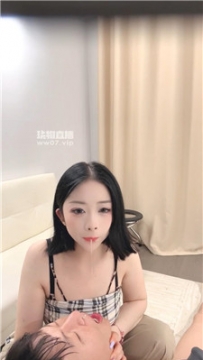 【调教视频】【冰月】臭脚丫深喉狂舔-喂口水 JS250704-22