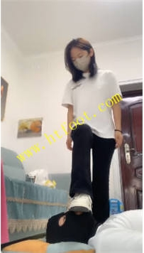 TL39655 精神小妹】持续踩踏41分钟