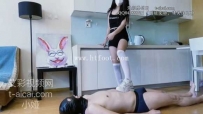 29480  小娅女神全体重踩踏