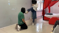 【精神小妹】暴踹偷女生鞋的老师  JS251011~7
