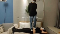 29784  【珂珂女m】回归新作：被00后小彤全体重在身上踩鞋印