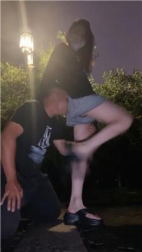 【调教视频】【欣妍】户外骑狗强制舔脚 bf55870
