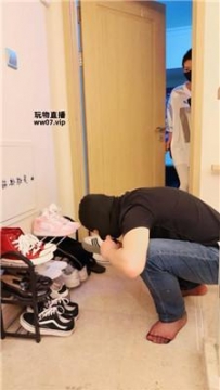 【调教视频】【婉儿】偷舔脏鞋的下场 bf53601