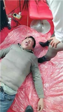 【调教视频】【沐颜】短靴踩虐/强迫吞咽呕吐物【双视角版】 JS250202-15