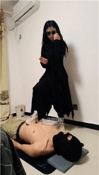 【调教视频】【诗琪】运动鞋原味棉袜跳踩 JS251011-23