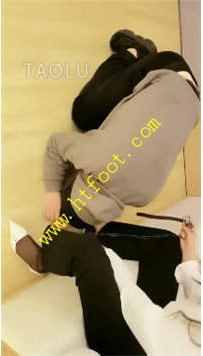 TL27523 清见】开发下属舔鞋耳光皮鞭27分钟