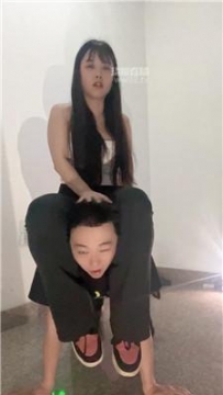 【调教视频】【大幂幂】楼道公开处刑小骚【双视角版】 bf58473