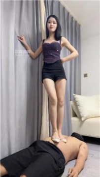 【调教视频】【木万】高跟踩踏-反绑暴揍 bf53842