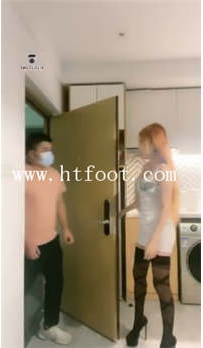 TL15571 伊茜S粉丝团上门拿原味诱导首次开发39分钟