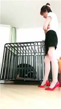 【调教视频】【缘彼大大】圈养狗笼犬化-酸臭肉丝舔 JS250706-42