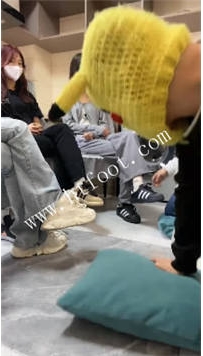 TL46389 与精神小妹的那些事】被不认识的女孩殴打后续32分钟