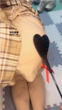 【调教视频】【椰椰卷】闺蜜下跪发骚求做狗 JS250330-52